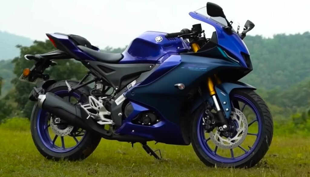 Yamaha R15 EMI PLAN: The amazing EMI plan of Yamaha R15 is creating a ...